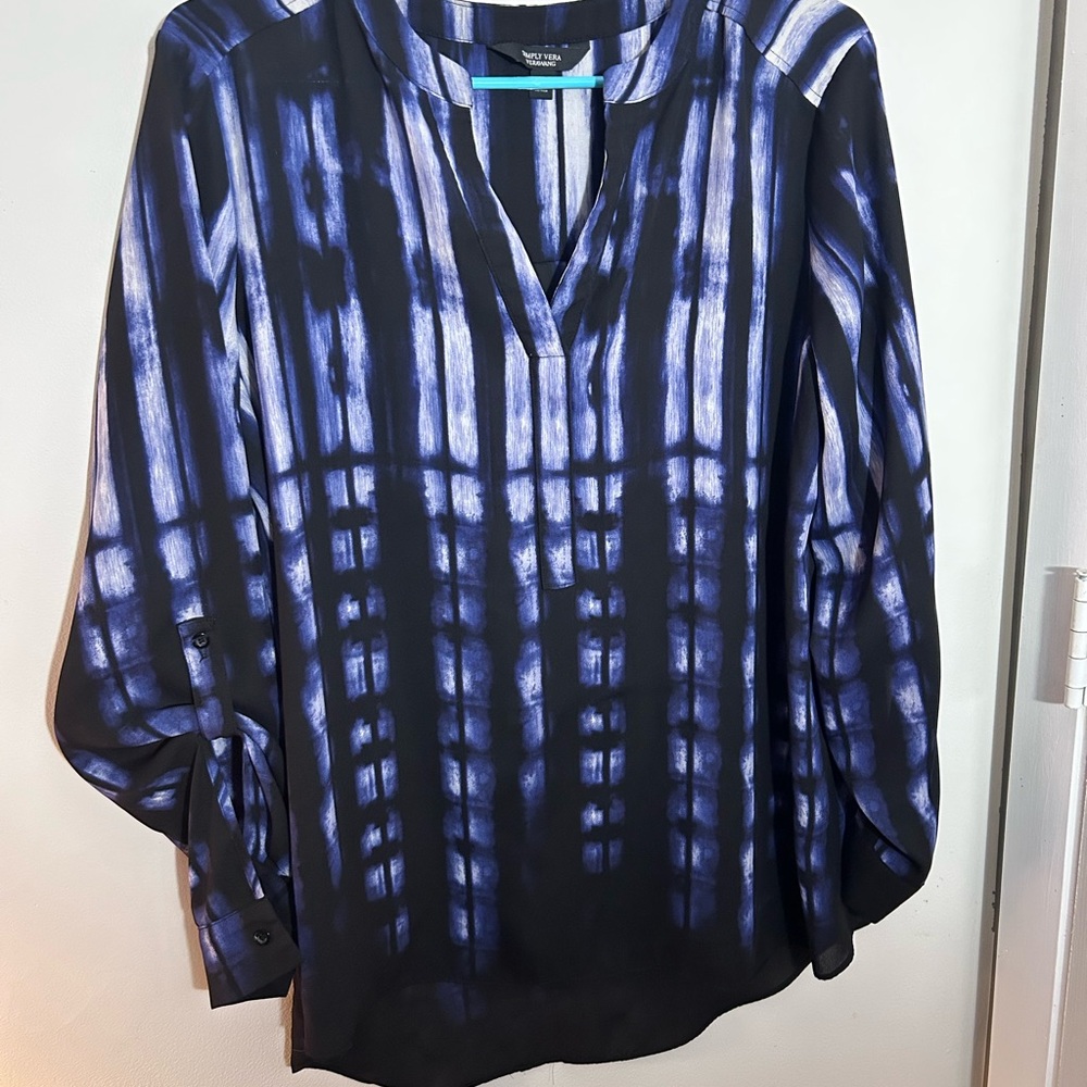 Simply Vera Vera Wang Navy and White Blouse
